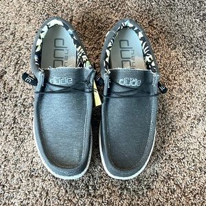 NWT men’s hey dudes size 11 charcoal